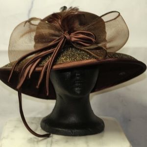 Verucci Wool Clouche Hat (7 1/2)